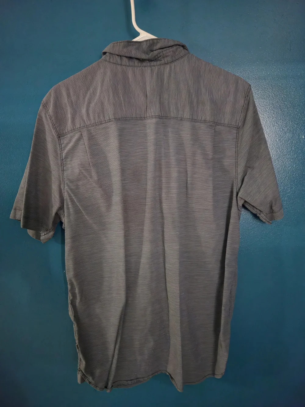 The North Face Men’s Short-Sleeve Button-Down Shirt — Heather Gray